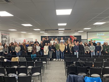 Des étudiants de Master en Gestion publique en visite au Circuit
